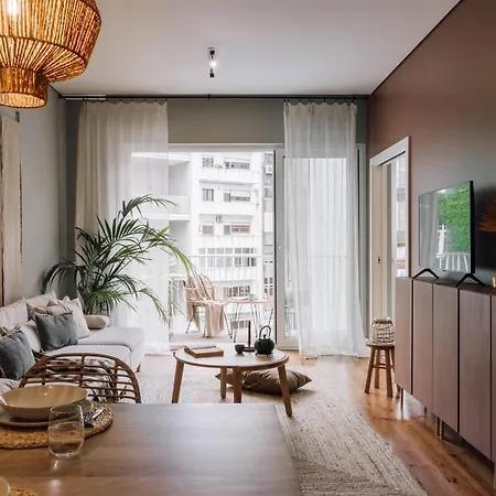 Batu - 2 Bedrooms And Terrace In Santo Antonio Apartment Lisbon