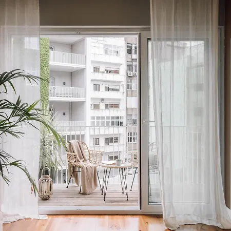 Batu - 2 Bedrooms And Terrace In Santo Antonio Lisbon